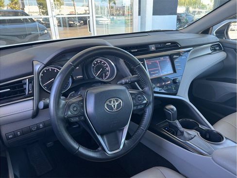 Used 2020 Toyota Camry SE w/ Carpet Mat Package FWD image 23