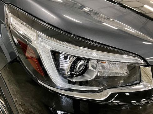 Used 2020 Subaru Forester Limited image 27