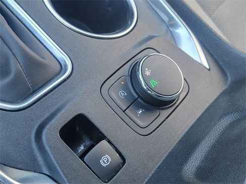 Certified 2023 Chevrolet Traverse LS image 30