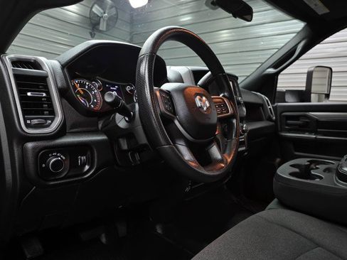 Used 2021 RAM 5500 Tradesman RWD image 19