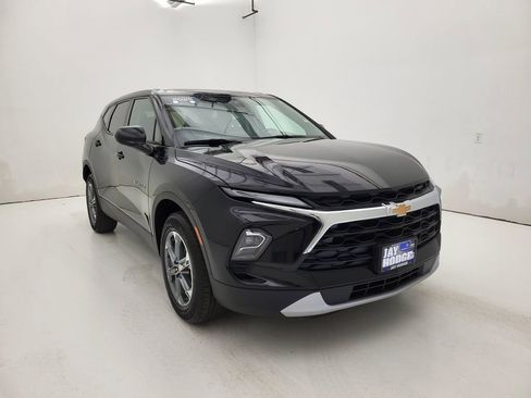 Used 2025 Chevrolet Blazer LT AWD/4WD image 12
