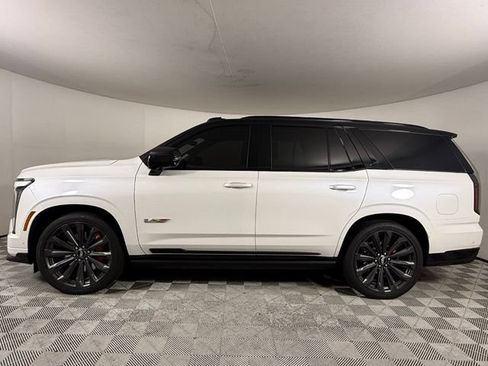 Used 2025 Cadillac Escalade V AWD/4WD image 3
