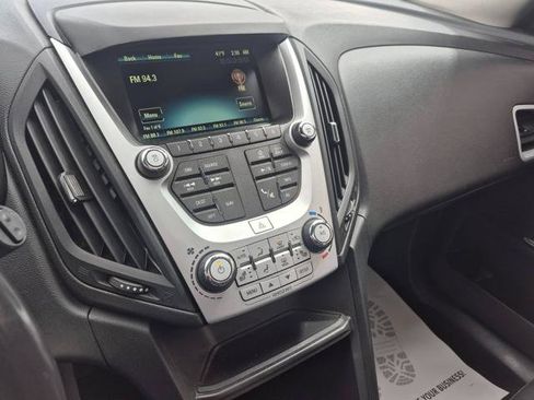 Used 2017 Chevrolet Equinox LT image 9