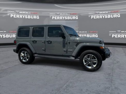 Used 2022 Jeep Wrangler Unlimited Sahara AWD/4WD image 9