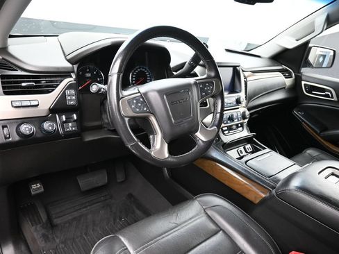 Used 2019 GMC Yukon Denali w/ Denali Ultimate Package AWD/4WD image 18