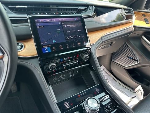 Used 2023 Jeep Grand Cherokee Summit image 75