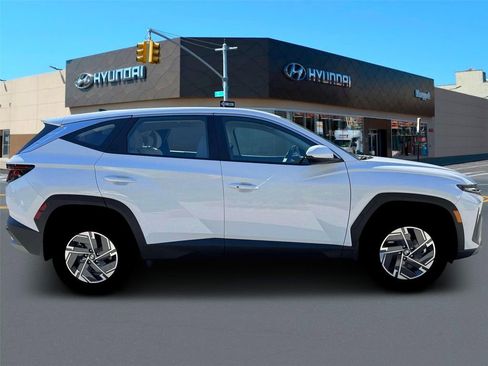 New 2026 Hyundai Tucson Blue SE AWD/4WD image 9