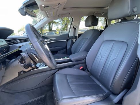 Used 2021 Audi e-tron Premium AWD/4WD image 20