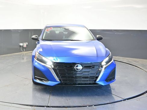 Used 2025 Nissan Altima 2.5 SV FWD image 7