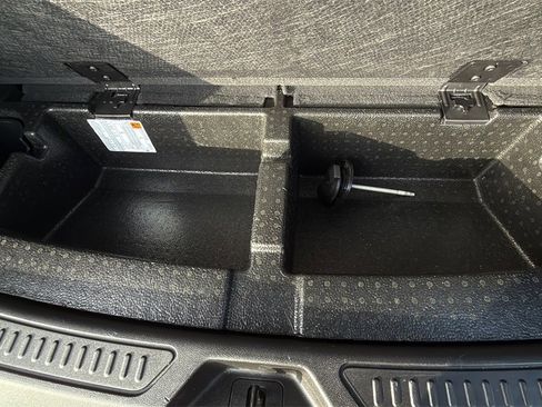 Used 2023 GMC Acadia AT4 w/ Preferred Package image 25