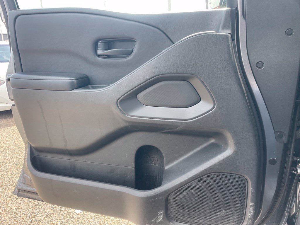 Used 2025 Nissan Frontier S RWD image 12