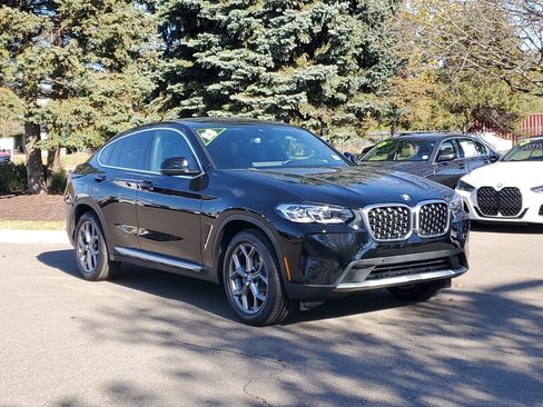 Certified 2023 BMW X4 xDrive30i w/ Premium Package image 4
