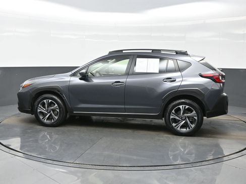 Used 2024 Subaru Crosstrek 2.0i Premium image 3