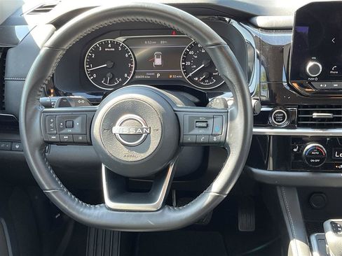 Used 2024 Nissan Pathfinder SV FWD image 19