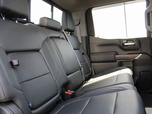 Used 2021 GMC Sierra 1500 SLT image 18