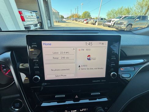 Used 2021 Toyota Camry XSE image 6