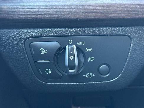 Used 2023 Audi Q5 2.0T Premium w/ Convenience Package image 31