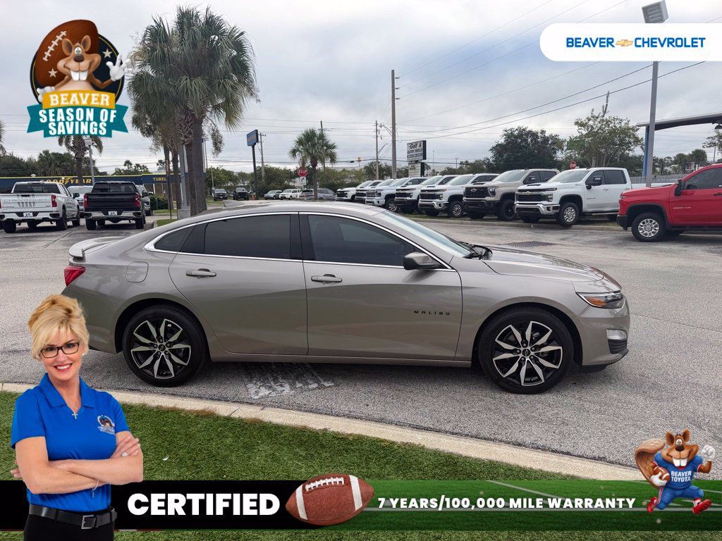 Used 2025 Chevrolet Malibu RS FWD image 3