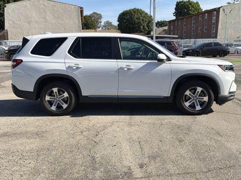 Used 2023 Honda Pilot EX-L image 3