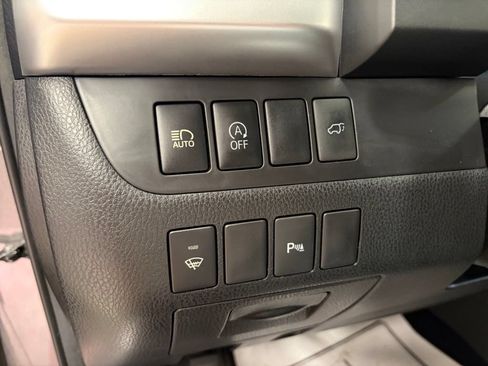 Used 2017 Toyota Highlander Limited AWD/4WD image 17