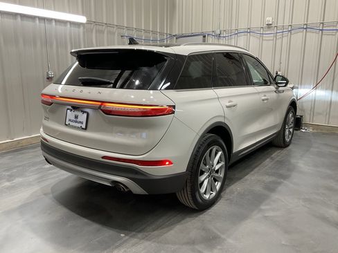 Used 2021 Lincoln Corsair Standard w/ Premium Package image 22