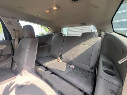 Used 2016 Chevrolet Traverse LS AWD/4WD image 17