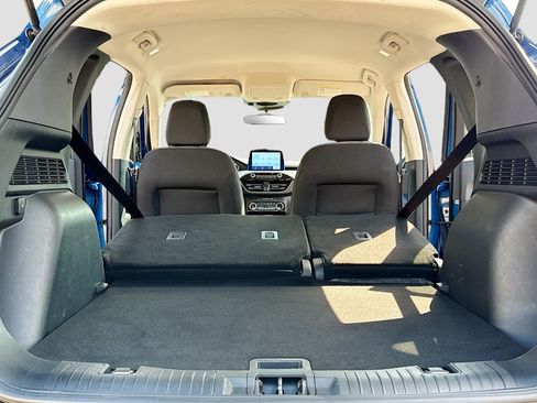 Used 2022 Ford Escape SE w/ Cold Weather Package AWD/4WD image 7