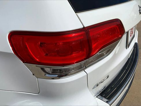 Used 2020 Jeep Grand Cherokee Limited w/ Luxury Group II image 28