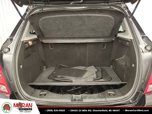 Used 2019 Chevrolet Trax LT w/ LT Convenience Package FWD image 12