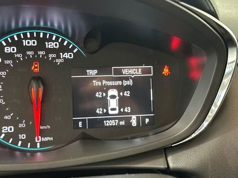 Used 2022 Chevrolet Trax LT w/ LT Convenience Package image 18