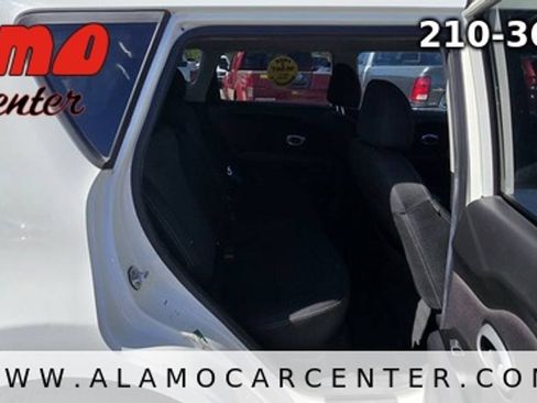 Used 2018 Kia Soul + FWD image 18