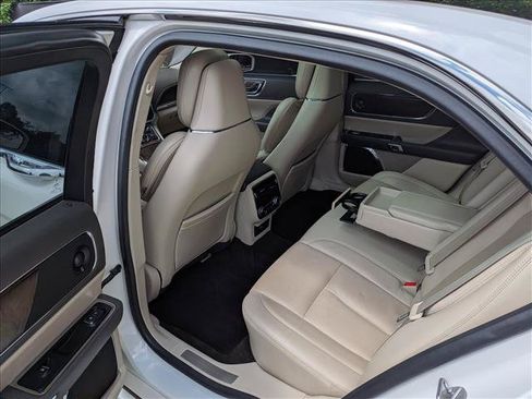 Used 2018 Lincoln Continental Reserve AWD/4WD image 21