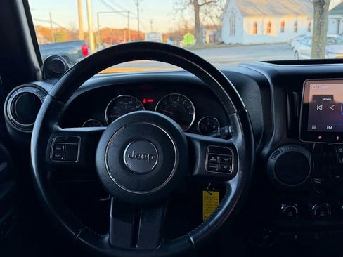 Used 2012 Jeep Wrangler Unlimited Sport image 20