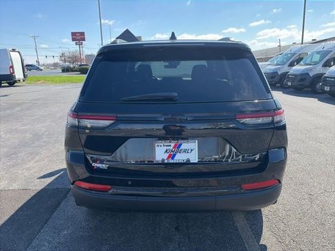 New 2025 Jeep Grand Cherokee Altitude w/ Trailer Tow Package image 4