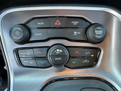 Used 2021 Dodge Challenger SXT image 22