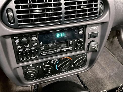 Used 2000 Plymouth Prowler image 9