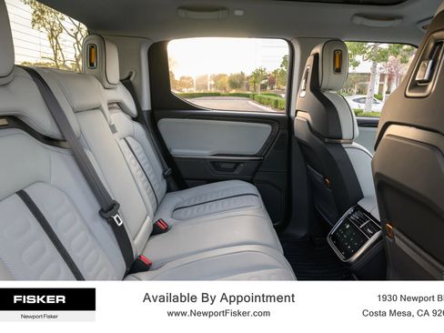 Used 2025 Rivian R1T Adventure image 28