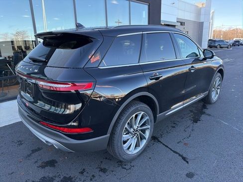 New 2026 Lincoln Corsair Premiere image 3