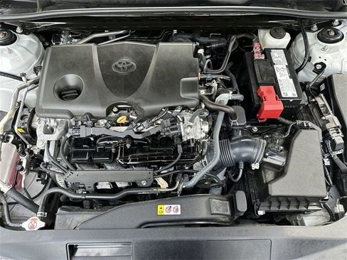 Used 2024 Toyota Camry SE image 18