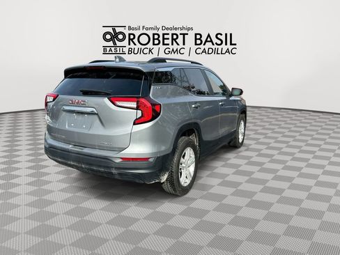 Used 2024 GMC Terrain SLE AWD/4WD image 8