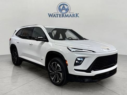 Used 2025 Buick Enclave Sport Touring image 7