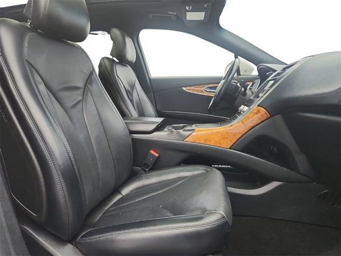 Used 2019 Lincoln Nautilus Reserve image 28