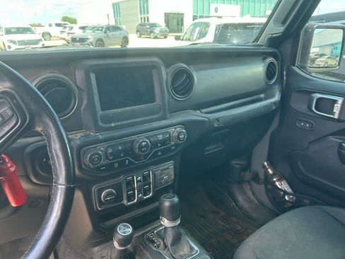 Used 2020 Jeep Gladiator Sport w/ Quick Order Package 24S image 13