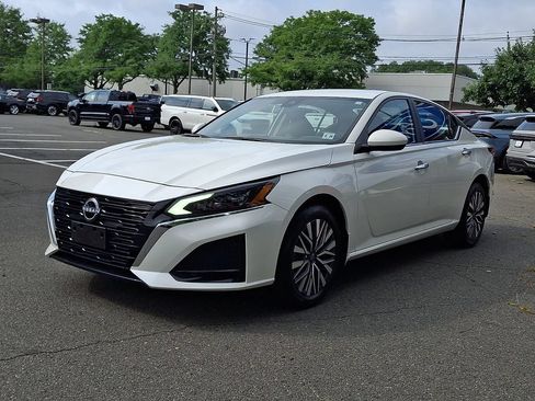 Used 2023 Nissan Altima 2.5 SV AWD/4WD image 6
