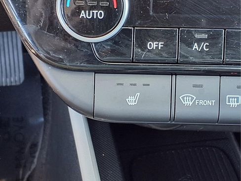 Used 2025 Hyundai Elantra Limited FWD image 13