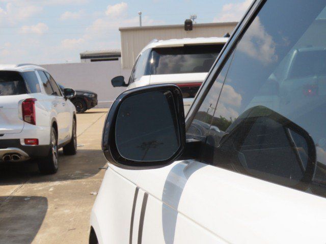 Used 2024 Land Rover Range Rover SE AWD/4WD image 17