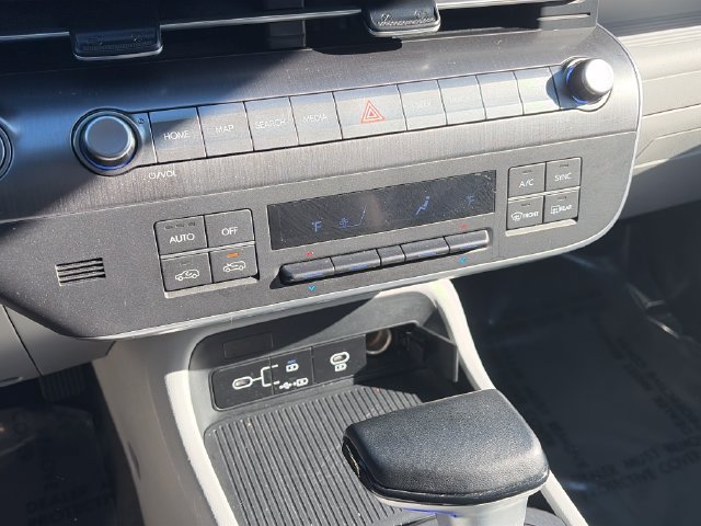 Used 2025 Hyundai Kona SEL AWD/4WD image 18