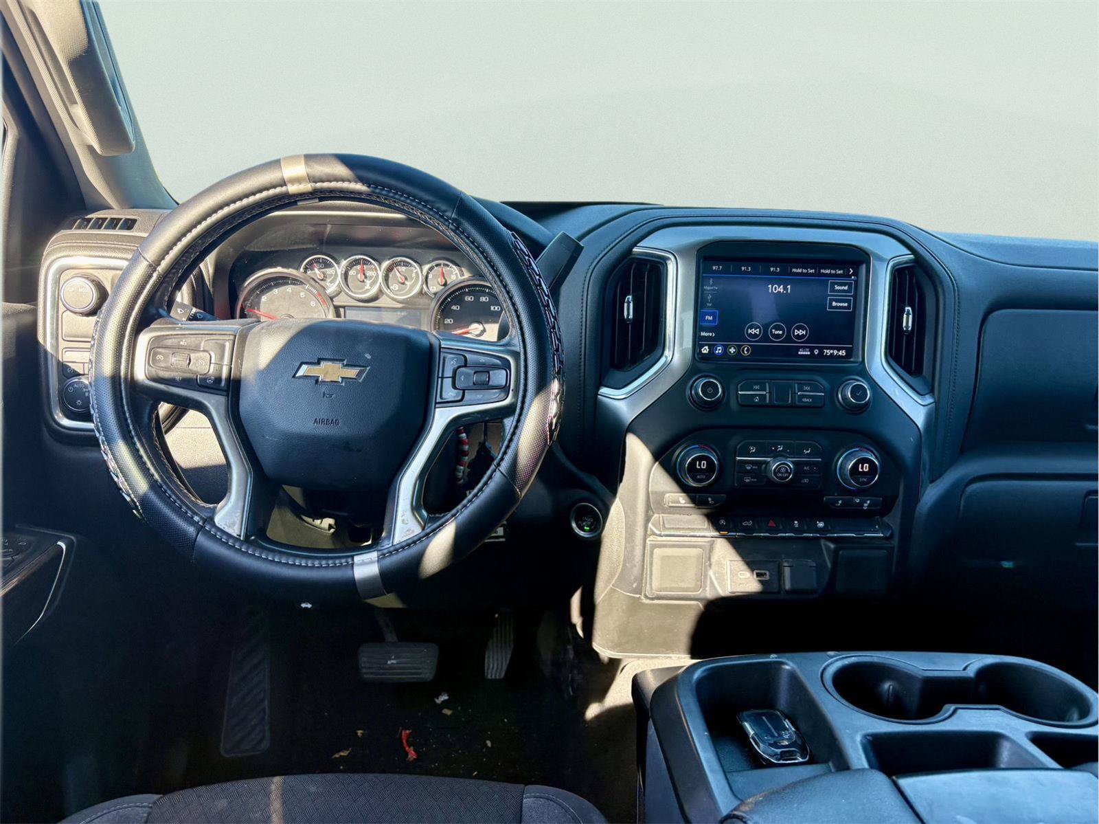 Used 2021 Chevrolet Silverado 1500 LT RWD image 11