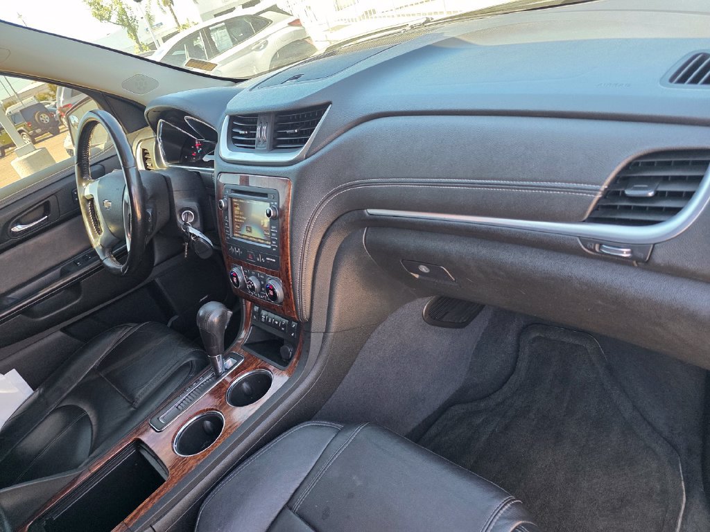 Used 2014 Chevrolet Traverse LT w/ LPO, 'HIT The Road' Package AWD/4WD image 22