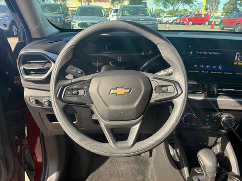 Used 2025 Chevrolet TrailBlazer LT image 27